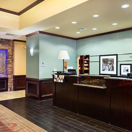 Hampton Inn & Suites Mission Εξωτερικό φωτογραφία