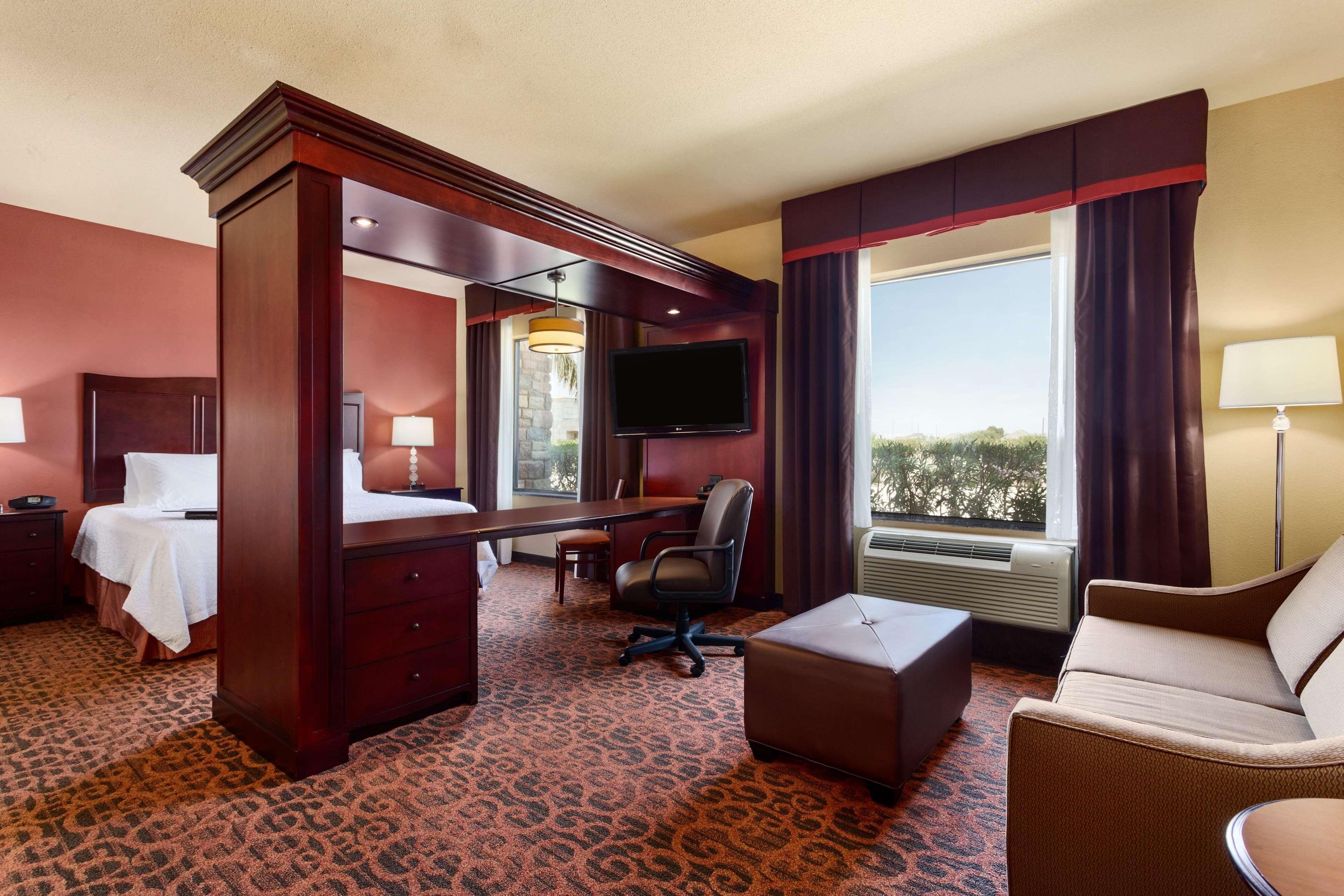 Hampton Inn & Suites Mission Εξωτερικό φωτογραφία