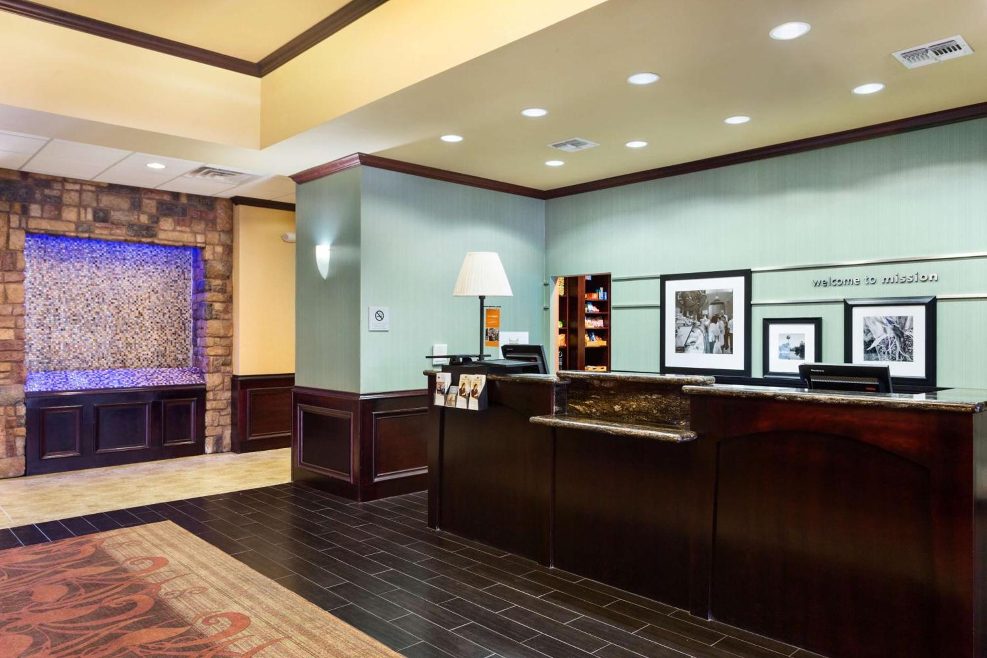 Hampton Inn & Suites Mission Εξωτερικό φωτογραφία
