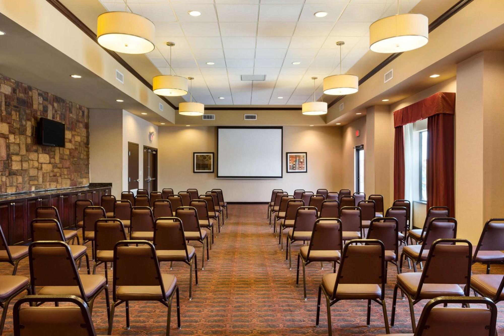 Hampton Inn & Suites Mission Εξωτερικό φωτογραφία