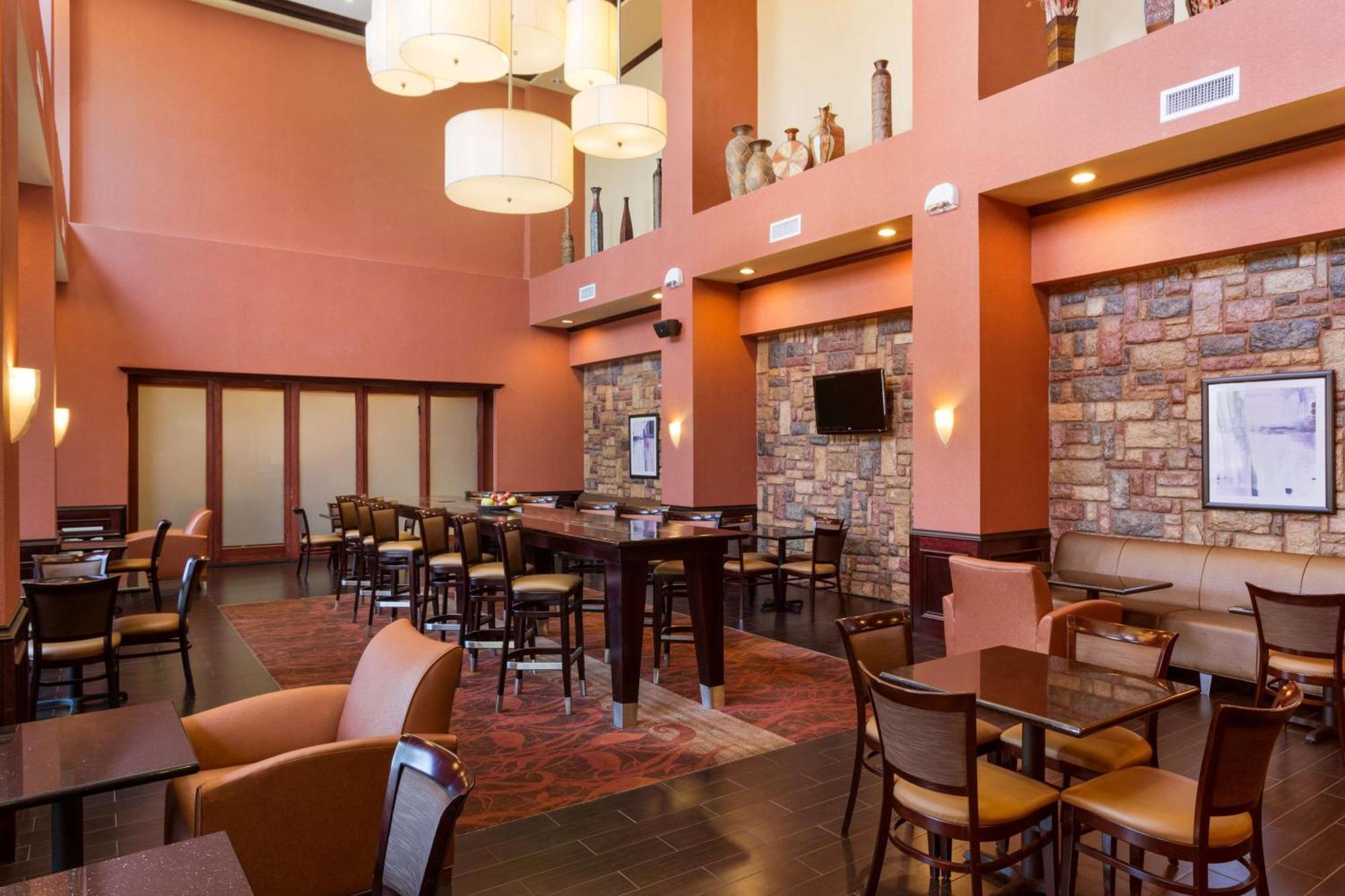 Hampton Inn & Suites Mission Εξωτερικό φωτογραφία