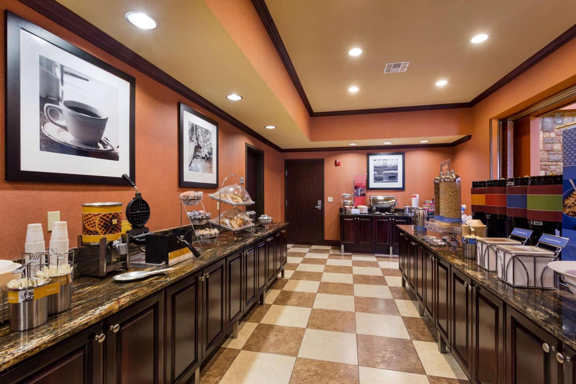 Hampton Inn & Suites Mission Εξωτερικό φωτογραφία